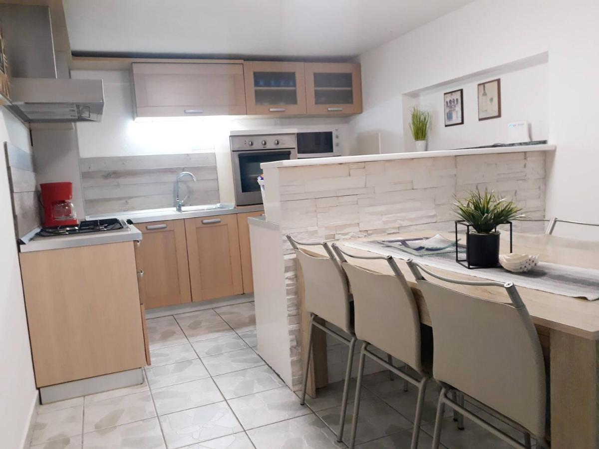 Villa Mihaela - Apartment Ana Чезарица Экстерьер фото