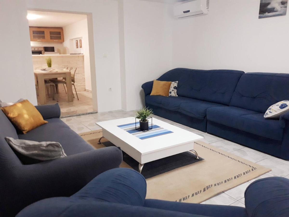 Villa Mihaela - Apartment Ana Чезарица Экстерьер фото
