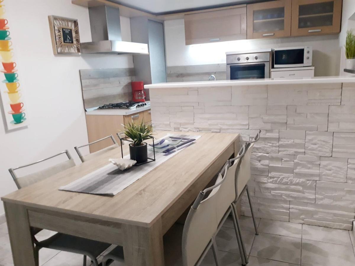 Villa Mihaela - Apartment Ana Чезарица Экстерьер фото