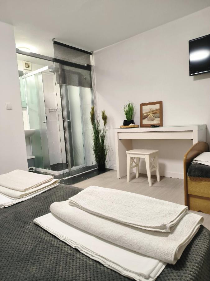 Villa Mihaela - Apartment Ana Чезарица Экстерьер фото