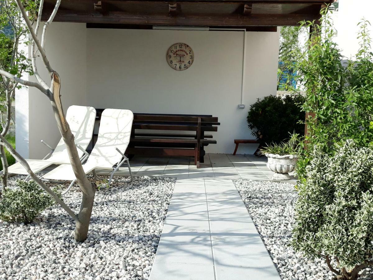 Villa Mihaela - Apartment Ana Чезарица Экстерьер фото