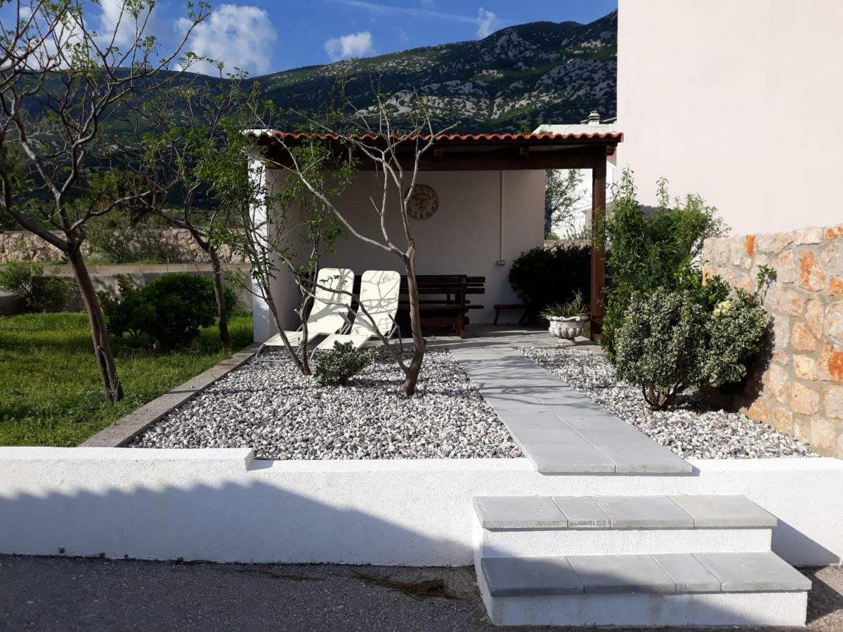 Villa Mihaela - Apartment Ana Чезарица Экстерьер фото